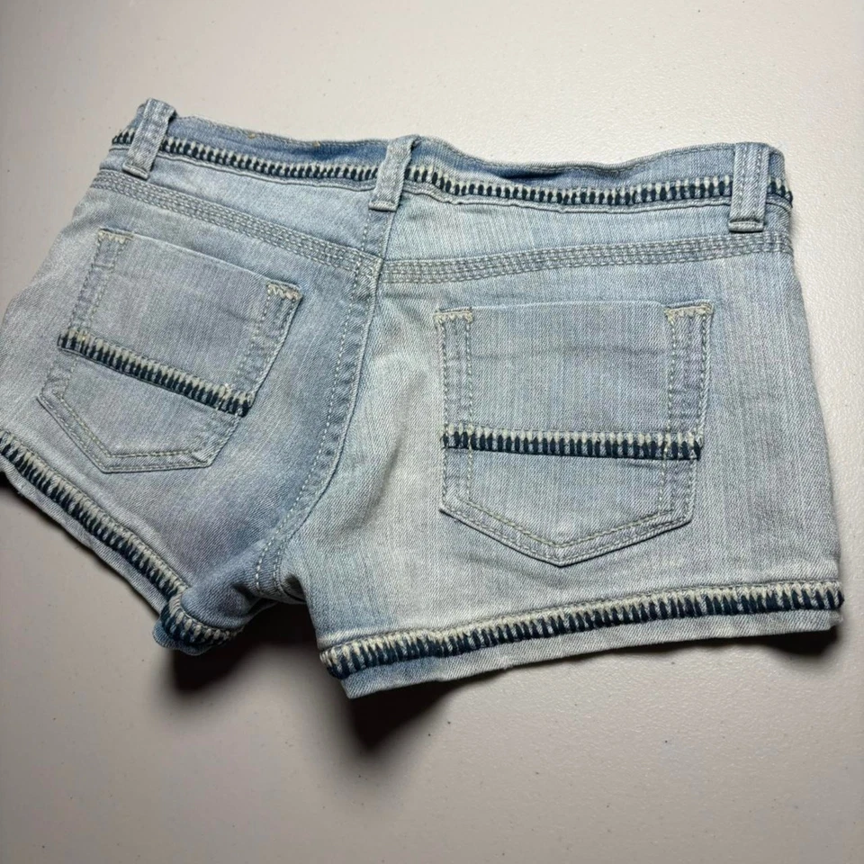 Mini pantalones cortos de jean para mujer Y2K Mudd tiro bajo lavado ligero 7 Foto 4 de 4
