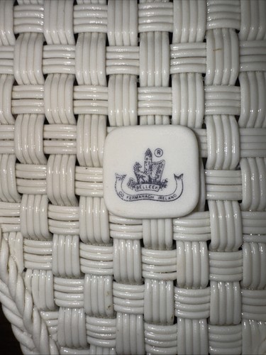Belleek Woven Basket Wall Pocket With Shamrocks - Picture 5 of 5