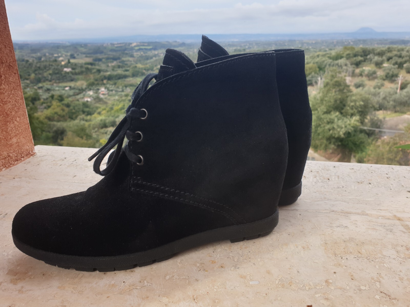 PRADA BLACK BOOTIES SUED s.36 image 4
