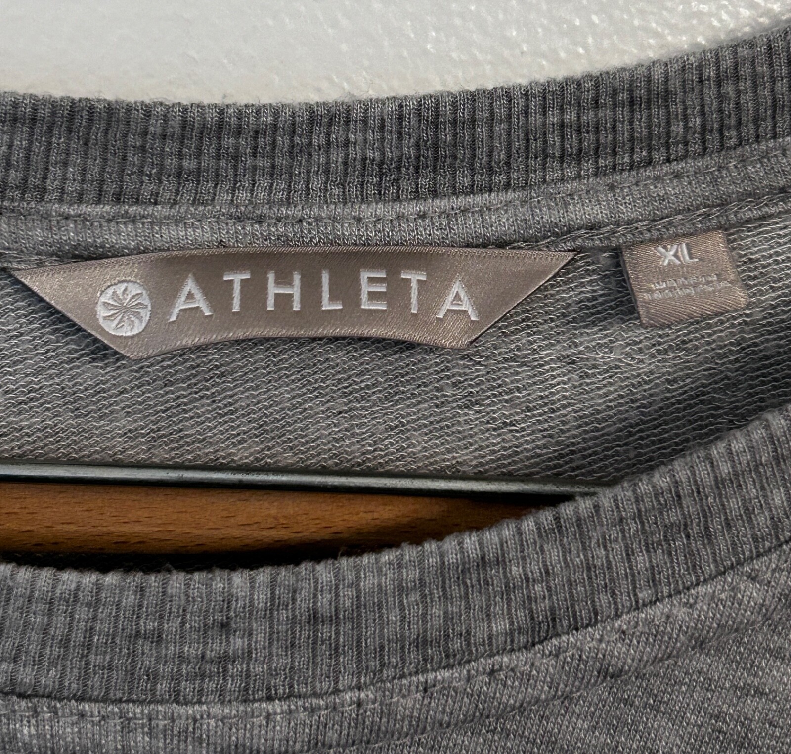 Athleta Nirvana Twist Front Pullover Sweatshirt T… - image 2