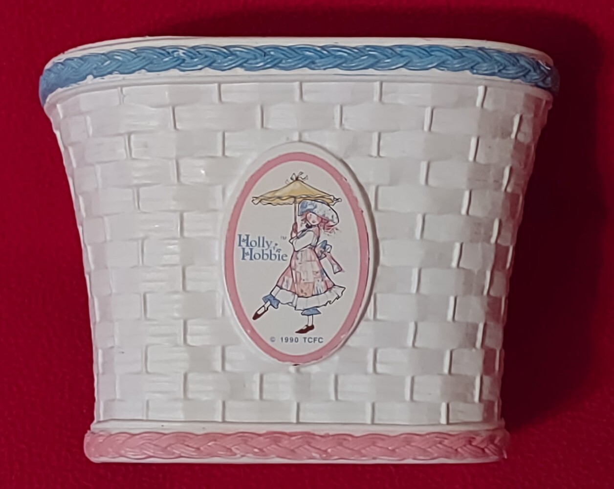 Vtg 1990 TCFC Holly Hobbie Plastic Child&rsquo;s Bicycle Basket White, Pink/Blue Trim
