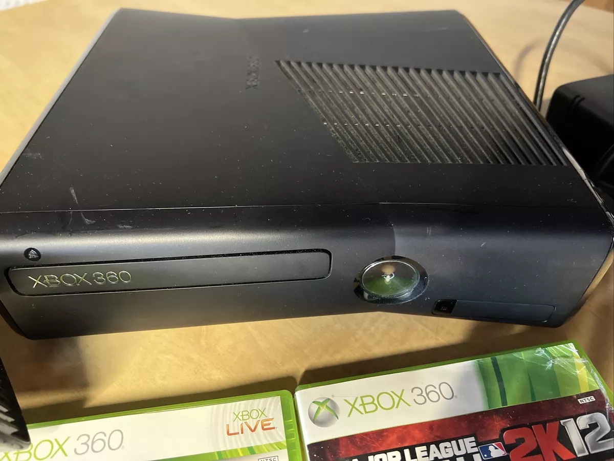 Xbox 360 4GB Console with Kinect