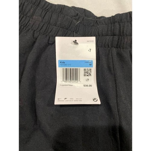 Kid's Medium Nike training shorts - Picture 2 of 7