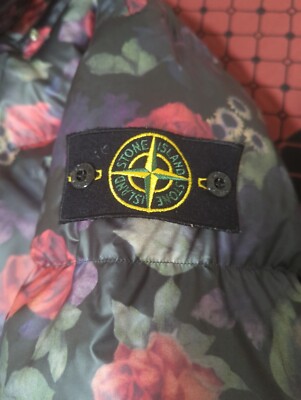 MEDIUM SUPREME STONE ISLAND LAMY COVER STAMPATO PUFFY JACKET BLACK