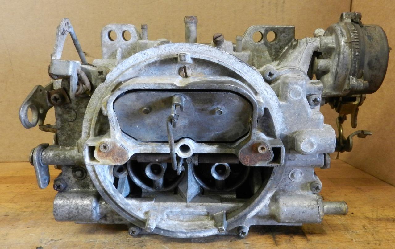 Edelbrock 14062189 used 4 BBL performance Carburetor 600 CFM lock up