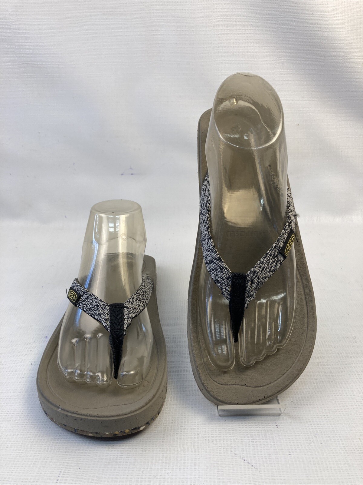 Sandali infradito Keen Harvest donna taglia 9 nero talpa ottime condizioni (LEGGI)