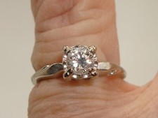 VINTAGE 14K WHITE GOLD APPROX. 1/3 CTW BRILLIANT DIAMOND ENGAGEMENT RING 