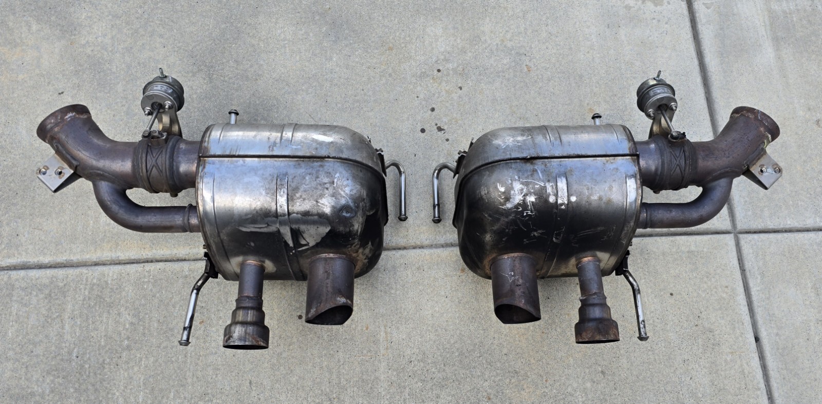 Ferrari F12 Muffler Exhaust 286595 286596   Left Right Oem