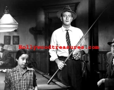 John Wayne~Playing Pool~Billiards~Shooting Pool~Photo~Poste