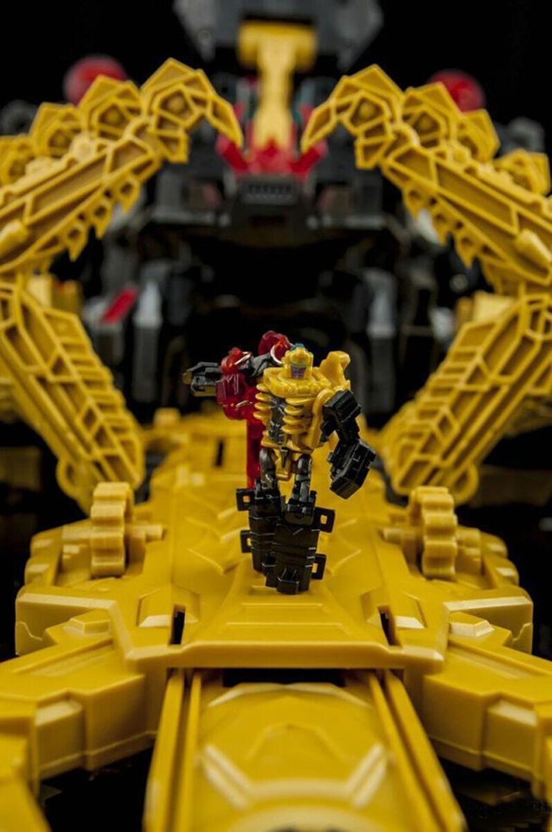 Maketoys MT MCB-03P Darkness Scorponok Devil Stinger Action Maketoys MT MCB-03P Darkness Scorponok Devil Stinger Action