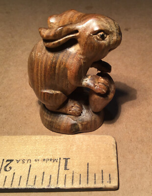 Boxwood Netsuke Rabbit Netsuke - Boxwood Netsuke Rabbit