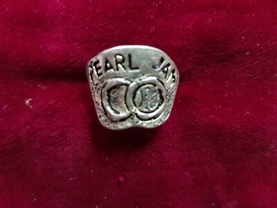 PEARL JAM Grunge Rock BELLO E RARE VINTAGE RING BEAUTIFUL AND RARE RING #9