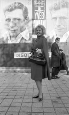 American actress Carroll Baker in Paris in November 1962 Old Photo 5