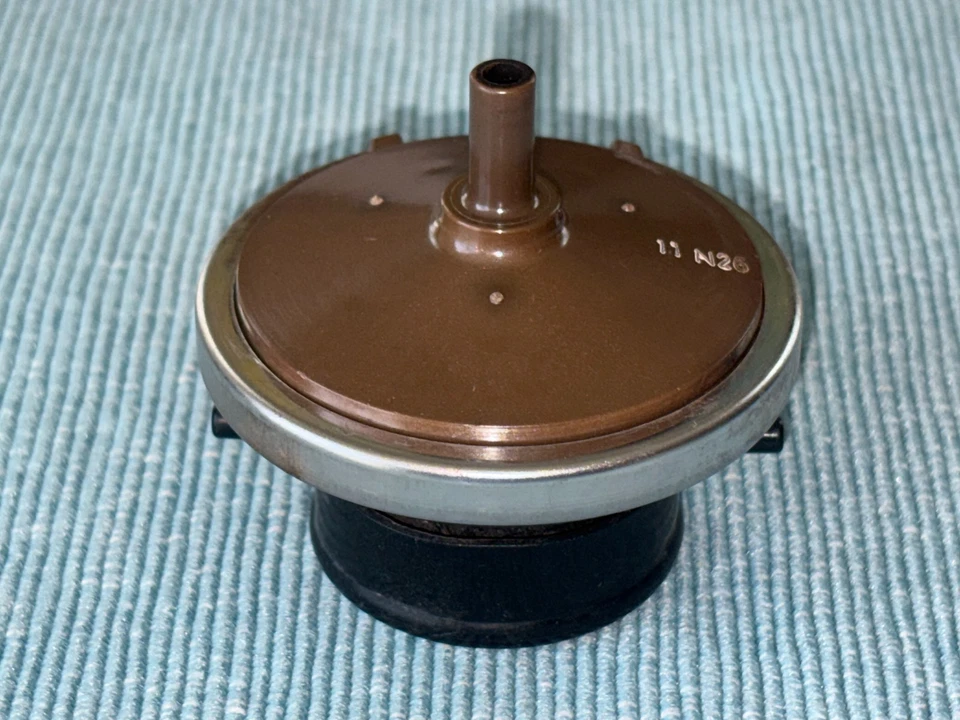 Modulador de vacío Geo Chevy Tracker Metro Suzuki Swift Sidekick EGR 18112-60B00 Foto 3 de 4