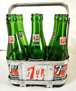 7 Up Vintage Aluminuml Bottle Carrier/ Holder Haggerstown md