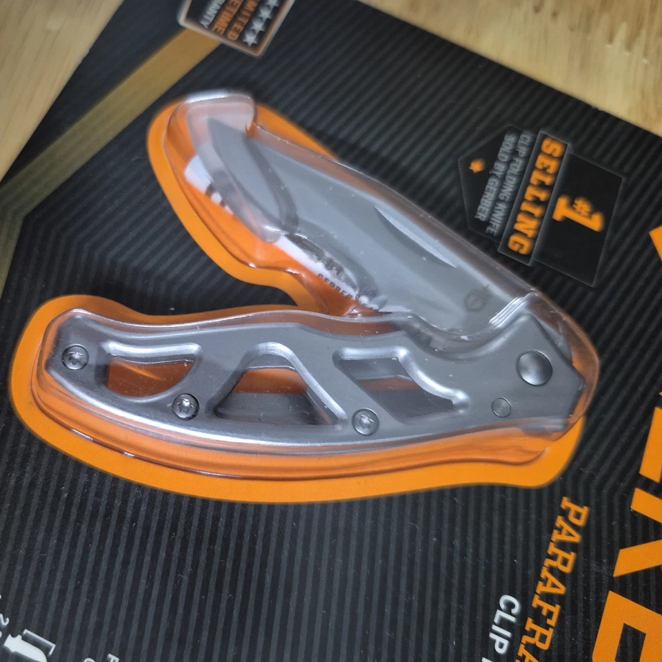 Navaja de Bolsillo Ligera Gerber Paraframe™ Clip - Tanto, Fina, Borde Serrado Foto 2 de 4