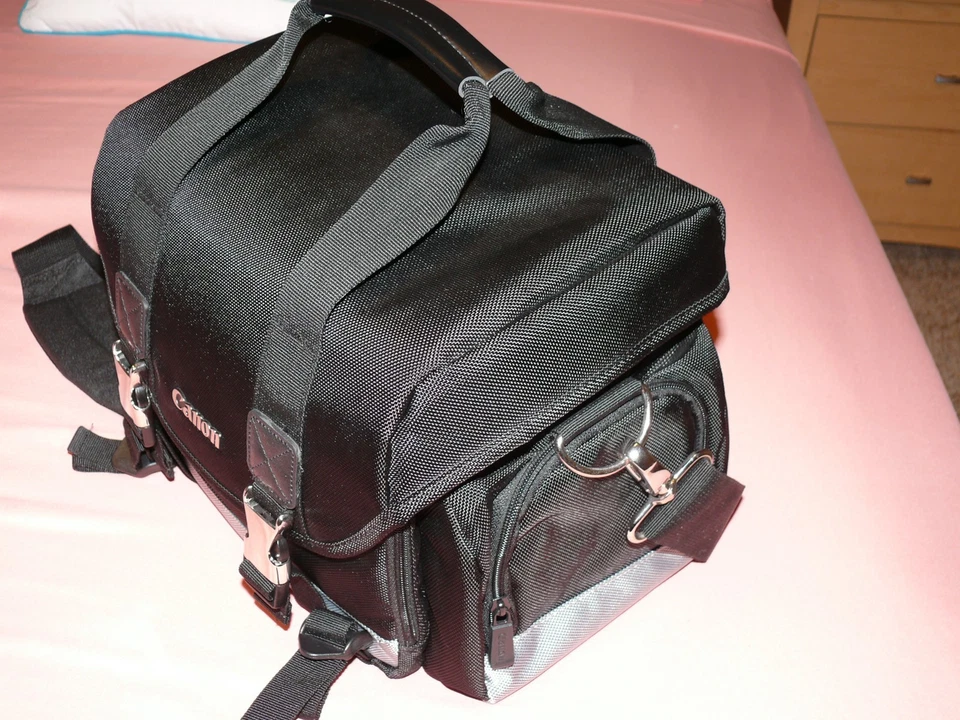 Estuche para cámara Canon 200DG gadget negro correa para el hombro EXCELENTE Foto 3 de 4