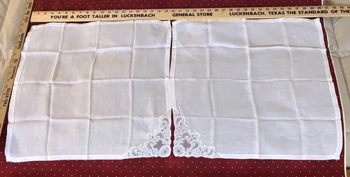 Two matching vintage white cotton napkins, embroidery on one corner, 20" x 20" - Picture 3 of 3