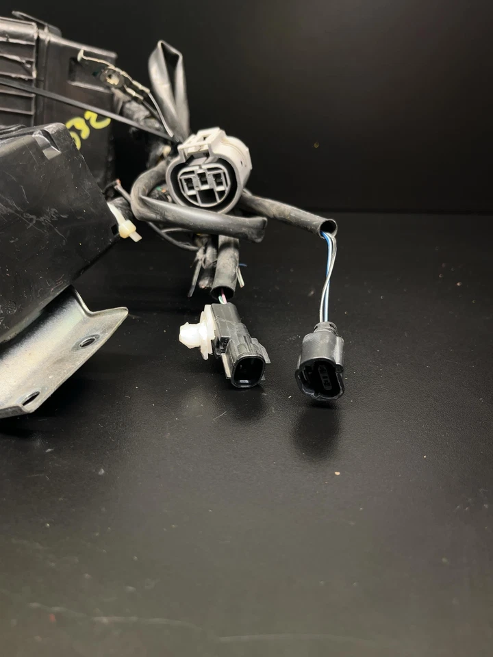 Caja de fusibles motor MITSUBISHI MIRAGE 20 Foto 4 de 4