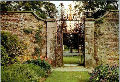 The English Gate, Powerscourt Garden, Enniskerry, Co. Wicklow, Ireland Postcard