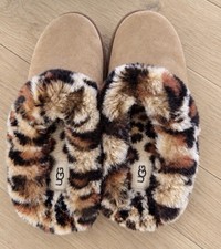 UGG Women  s Tan Suede Leopard Fur Trim Slippers Size 8-New With Tags