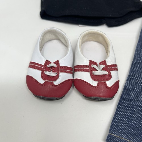 American Girl Place New York Shirt Jeans Tennisschuhe Outfit - Bild 4 von 7