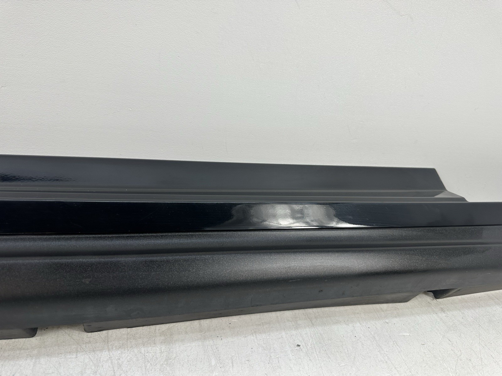 14-22 Maserati Ghibli Right Passenger Side Skirt Rocker Panel 670010791 OEM READ