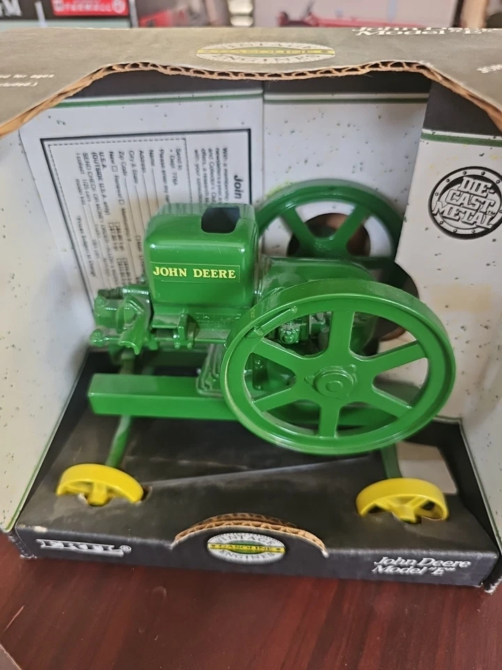 ERTL John Deere Engine Model E #4350 Die Cast 1/6 NOS Gasoline - Vintage - Image 2 of 4