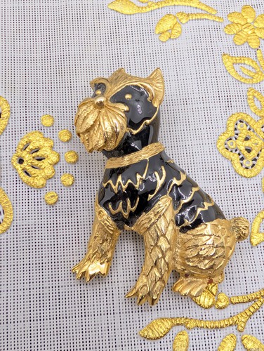Vintage Dog Brooch Enamel Black Scottish Terrier Scotty canine chic kitschy 