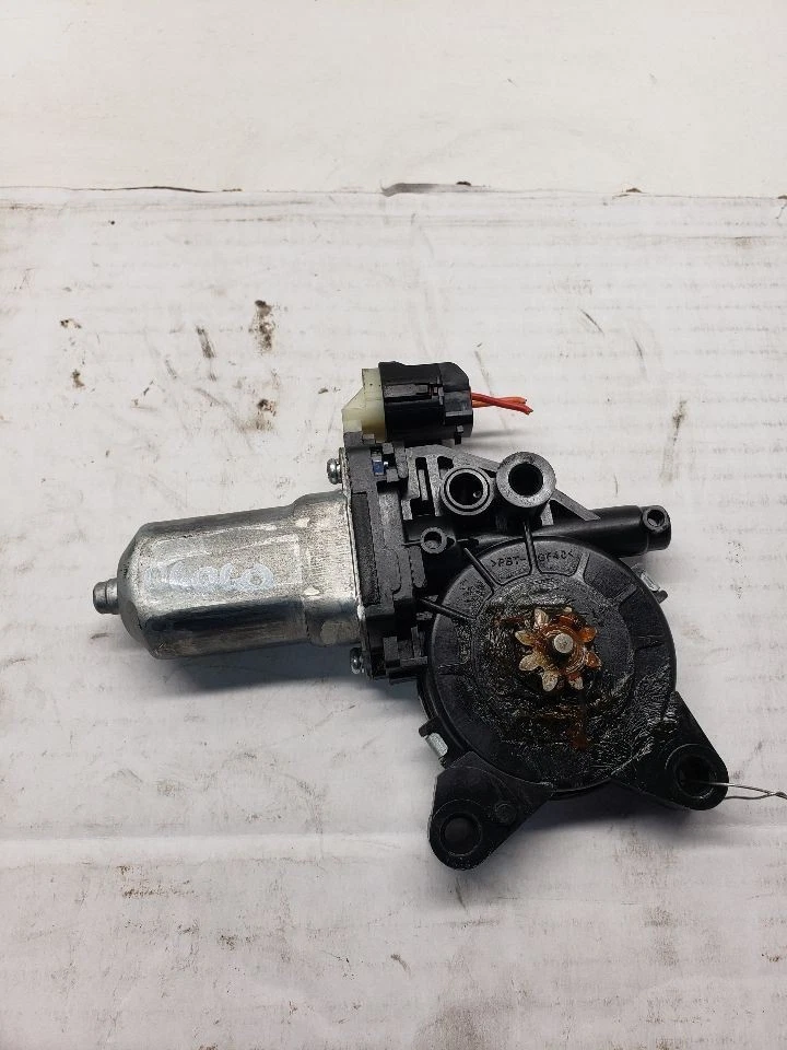 Передний мотор стеклоподъемника правого пассажира подходит для 10-13 FORTE 1407957 - Изображение 2 из 4