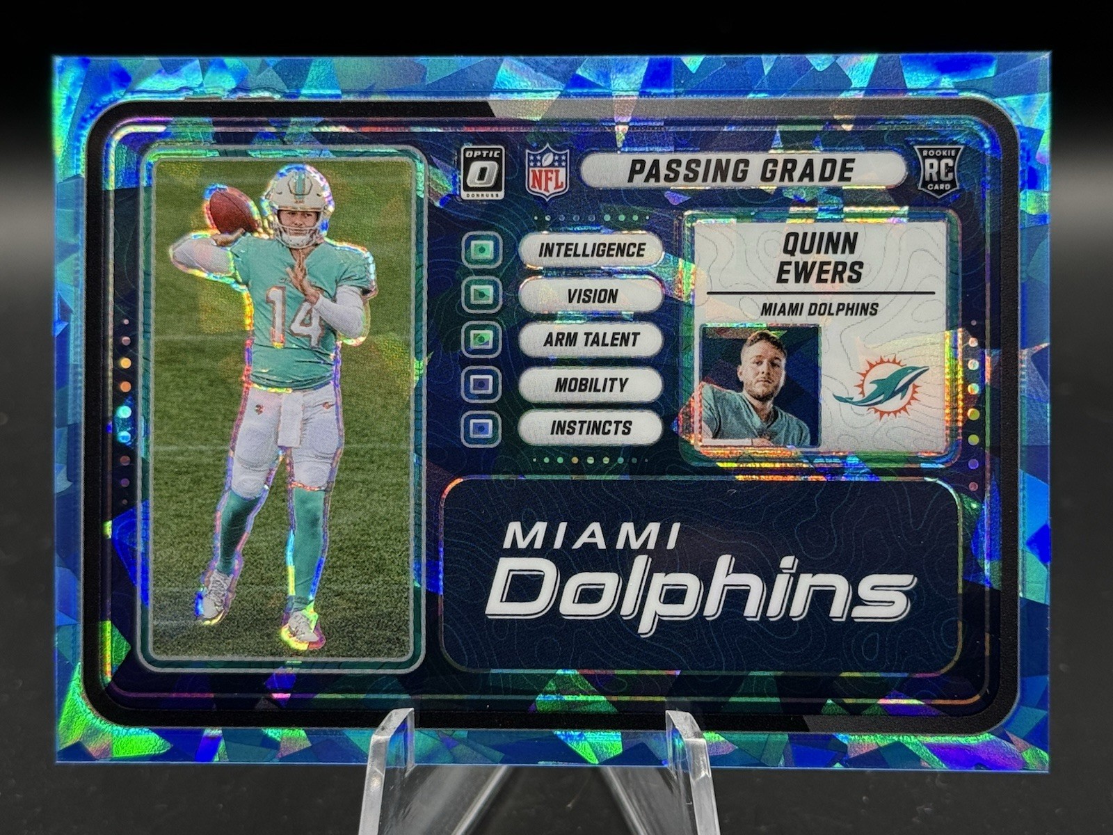 2025 Donruss Optic Passing Grade Cracked Ice /55 Quinn Ewers