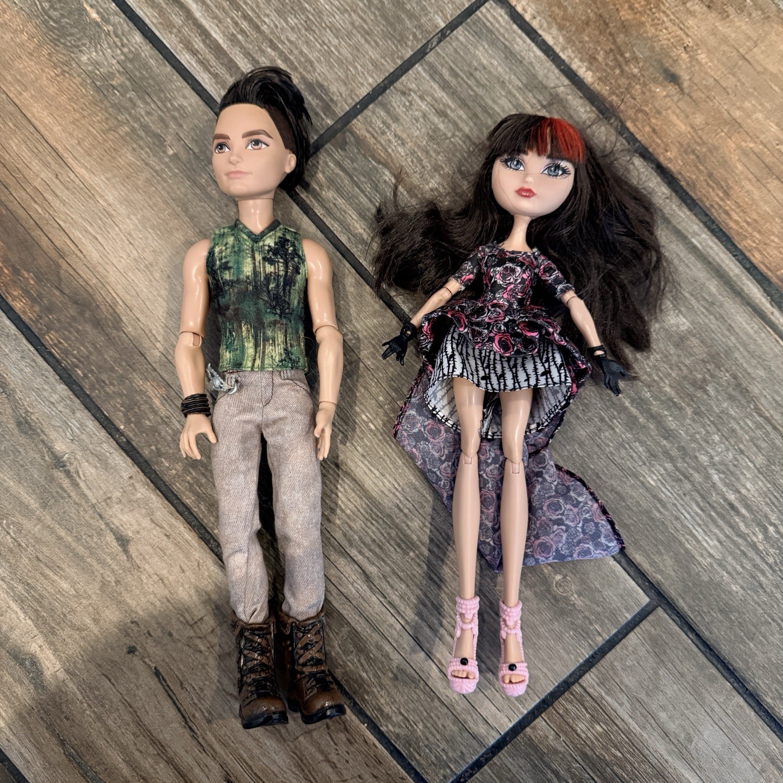 Ever After High Doll Hunter Huntsman Boy & Cerise Hood Dolls