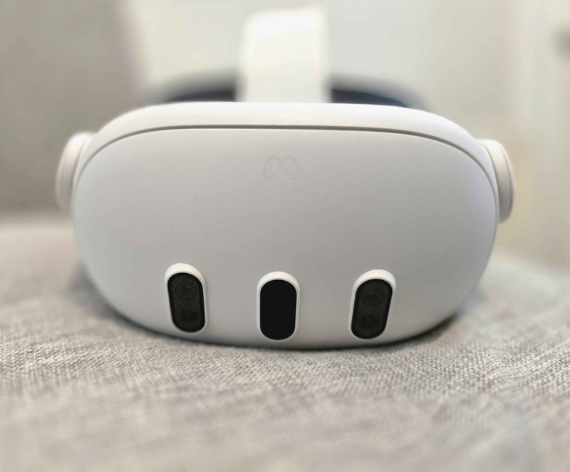 Meta Quest 3 Standalone VR Headset with Touch Plus Controllers USB-C White/Black