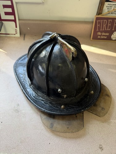 Cairns 5A New Yorker Leather Fire Helmet