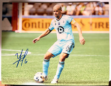 Minnesota United Osvaldo Alonso  Signed Autograph 11x14 Photo COA #1