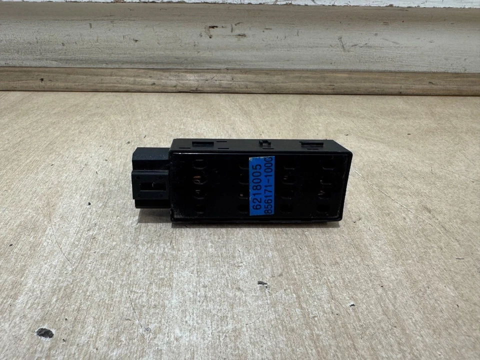 Holden Commodore 2003 VY RHF Electric Seat Module 6218005 - image 3 of 4