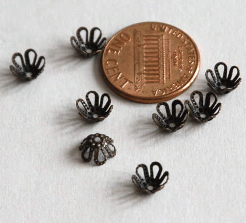 100 pcs of Antique Copper plated flower beadcap 7mm - Picture 1 of 3