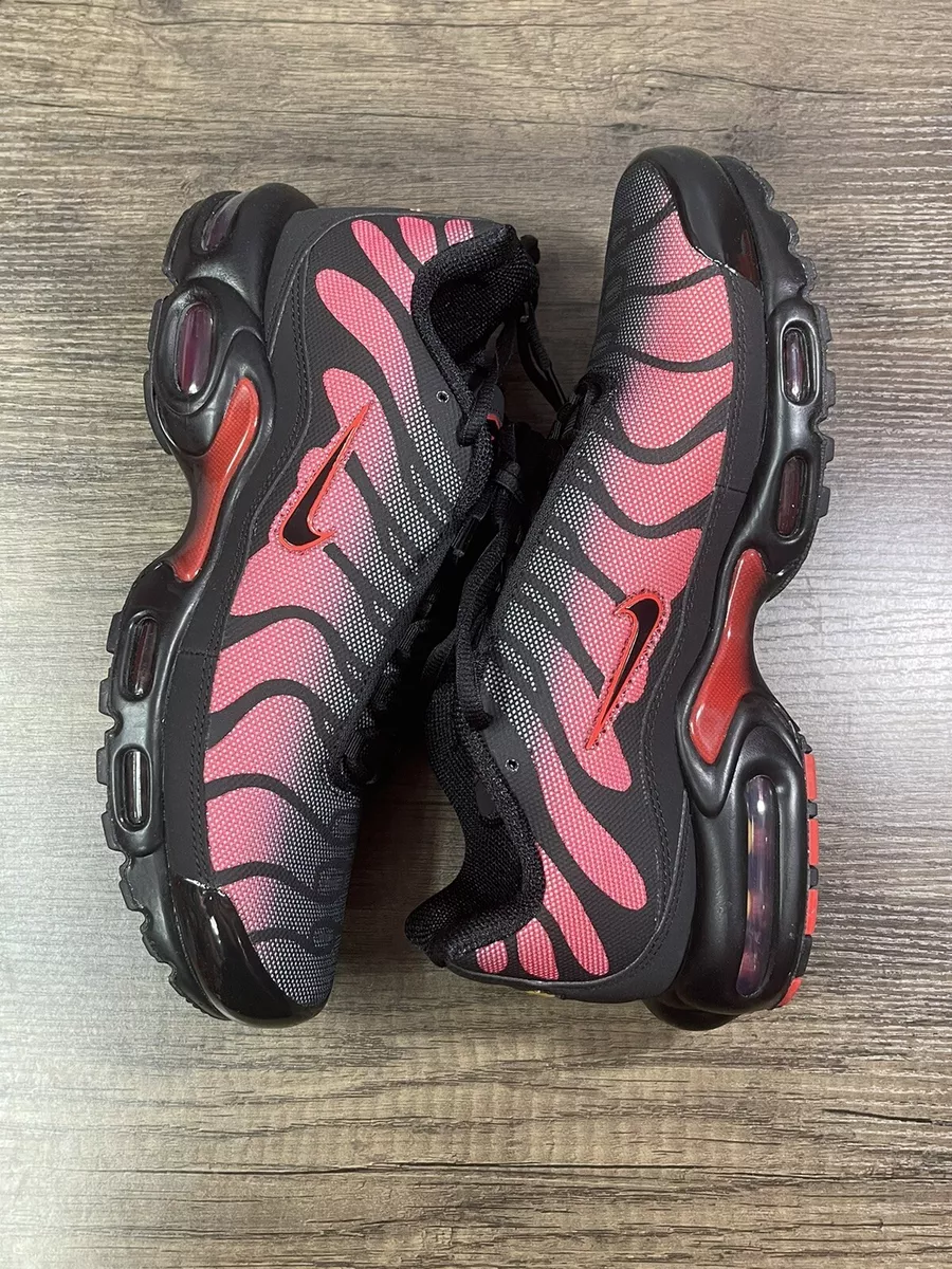 NIKE AIR MAX PLUS TN - RED REFLECTIVE