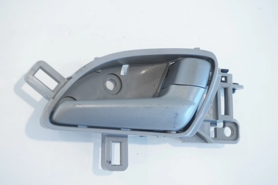 2011 年本田 Insight 混合 4 门乘客前内门把手原始设备制造商 — 第 2/4 张图片