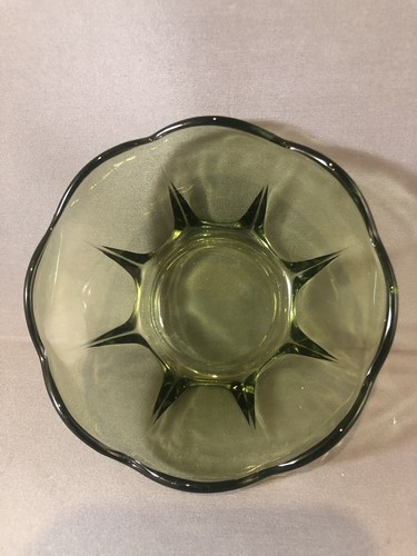 Green Glass Scalloped Edge Candy / Condiment / Nut Bowl  1 1/2" tall 4 1/2" Diam - Picture 3 of 5