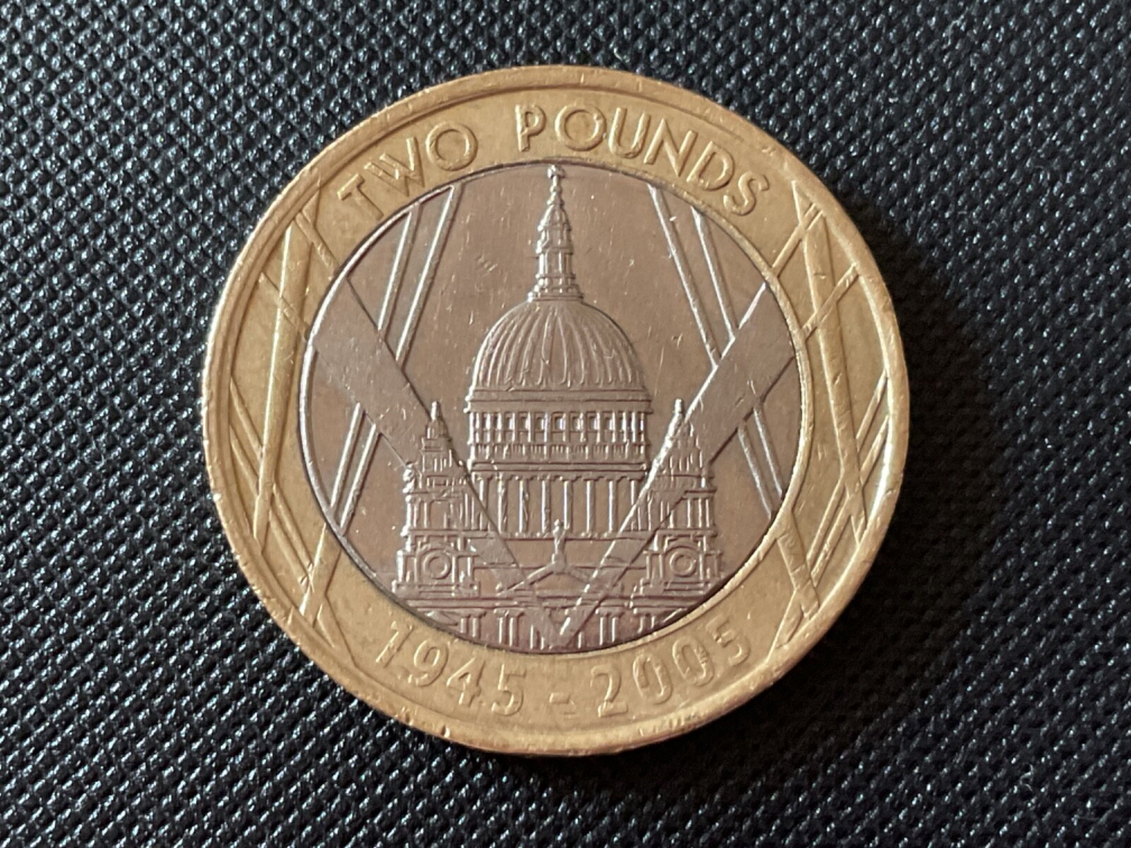 RARE MINTING ERRORS 2 St Paul s Cathedral 1945 2005 Two Pound rare-minting-errors-2-st-paul-s-cathedral-1945-2005-two-pound