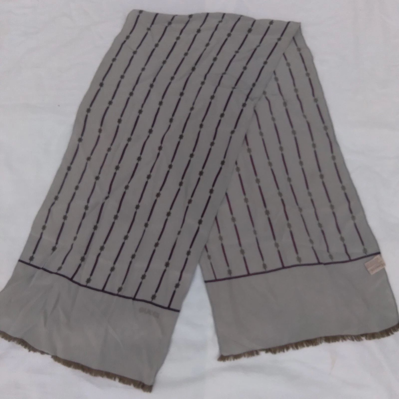 Écharpe rectangle en soie Gucci 52 par 12 fabriquée en Italie