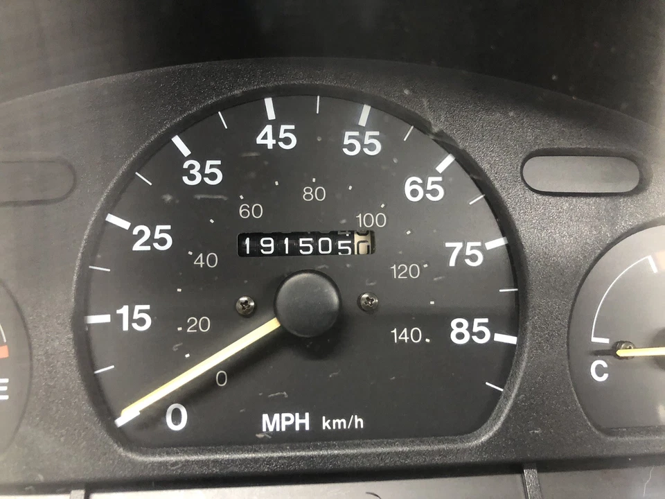 Cuadro medidor velocímetro instrumento Geo/Chevrolet Metro 1996-2000 2 puertas Foto 2 de 4