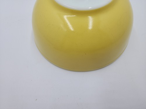 Vintage Pyrex Yellow Mixing Bowl Primary Color 4 quart Early No Number TM Mark - Picture 19 of 24