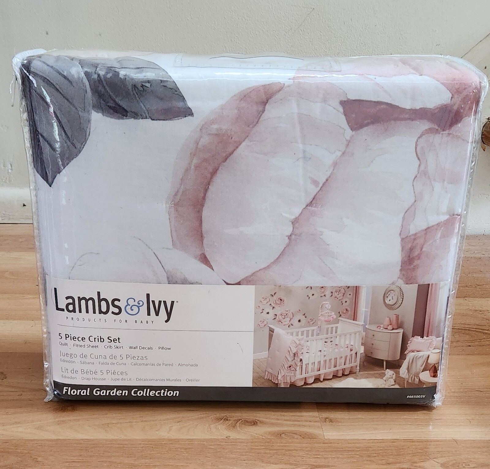 Lambs & Ivy 5 piece Crib Set. New Sealed Floral Garden Collection