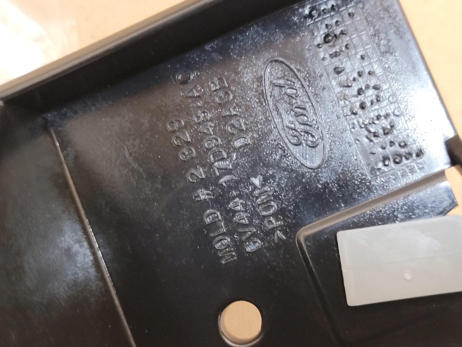 Genuine Ford Kuga Mk2 O/s Rear Body Coloured Bumper Mounting  