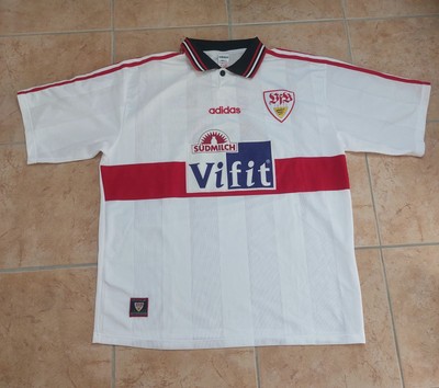 VFB Stuttgart Trikot aus der Saison 1996/97 mit ''01 Jogi Löw'' Beflockung.
