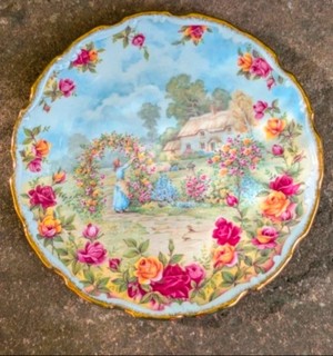 Lovely Royal Albert Old Country Roses🌹Cottage Bone China Full size Dinner plate