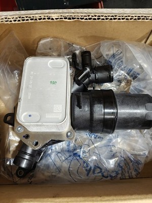 New Genuine Renault Oil Cooler & Filter 213050344R Clio Kadjar Captur Kangoo