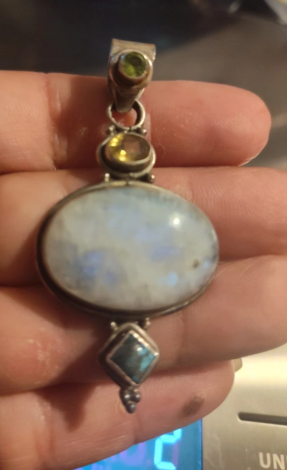 纯银 925 天然月光石椭圆形吊坠 带其他宝石 — 第 2/4 张图片